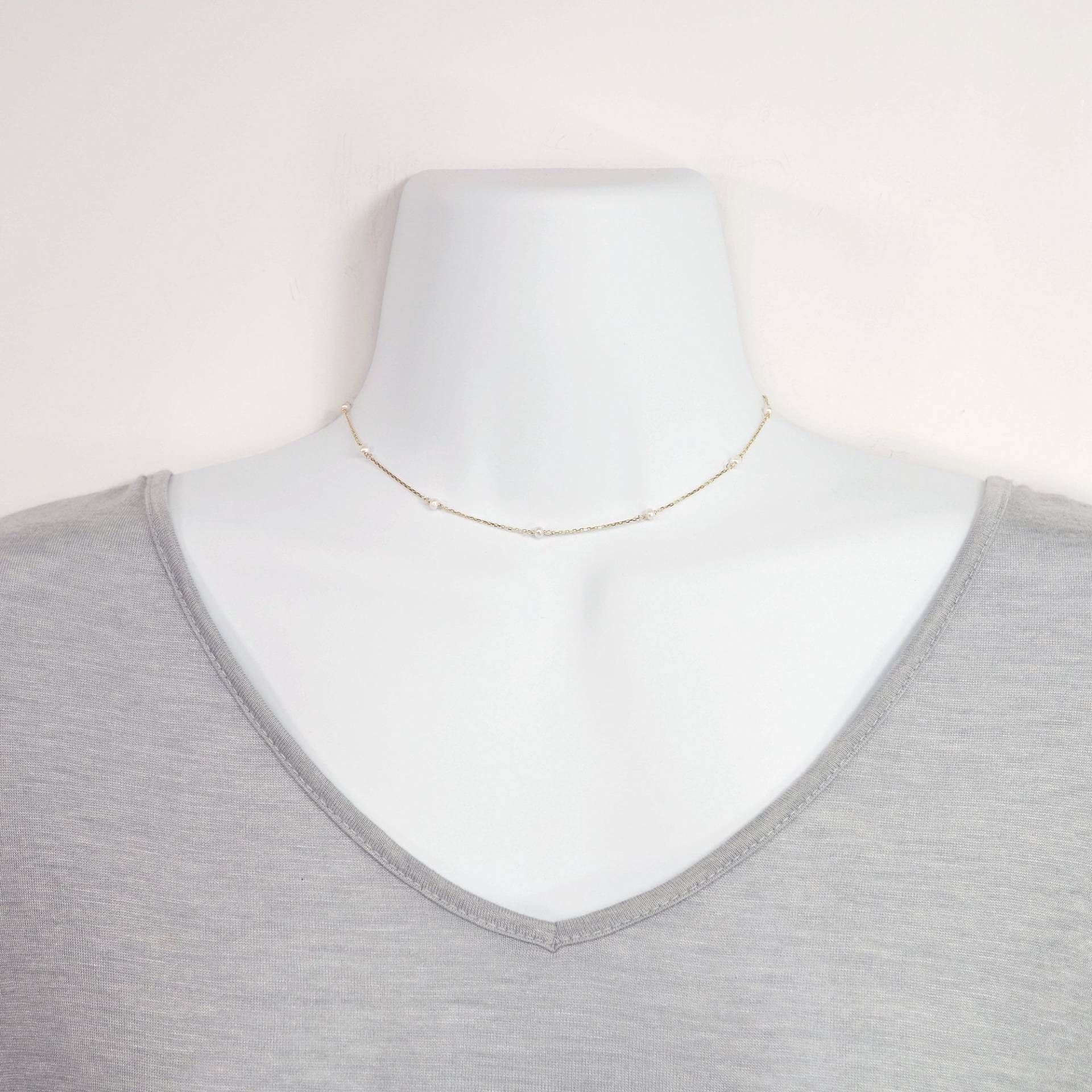 Mini-Süßwasserperle An Gold Über Sterlingsilber-Kettenhalsband Mini-Süßwasserperle An Gold Über Sterlingsilber-Kettenhalsband von ConnieMoonJewelry