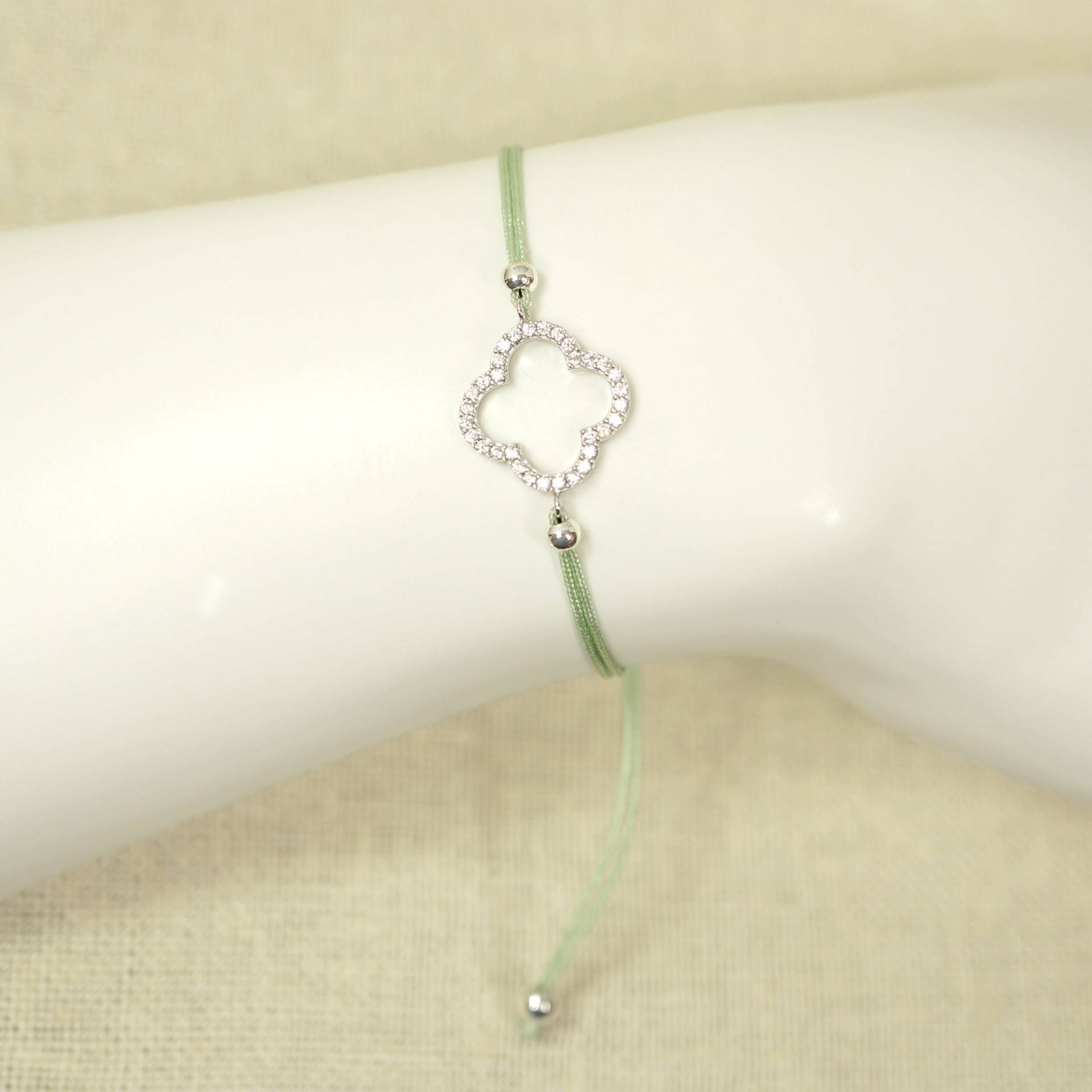 Sterling Silber Cz Klee Umriss Verstellbare Armband St. Patricks Day Special Sterling Silber Cz Klee Umriss Verstellbare Armband St. Patricks Day Special von ConnieMoonJewelry