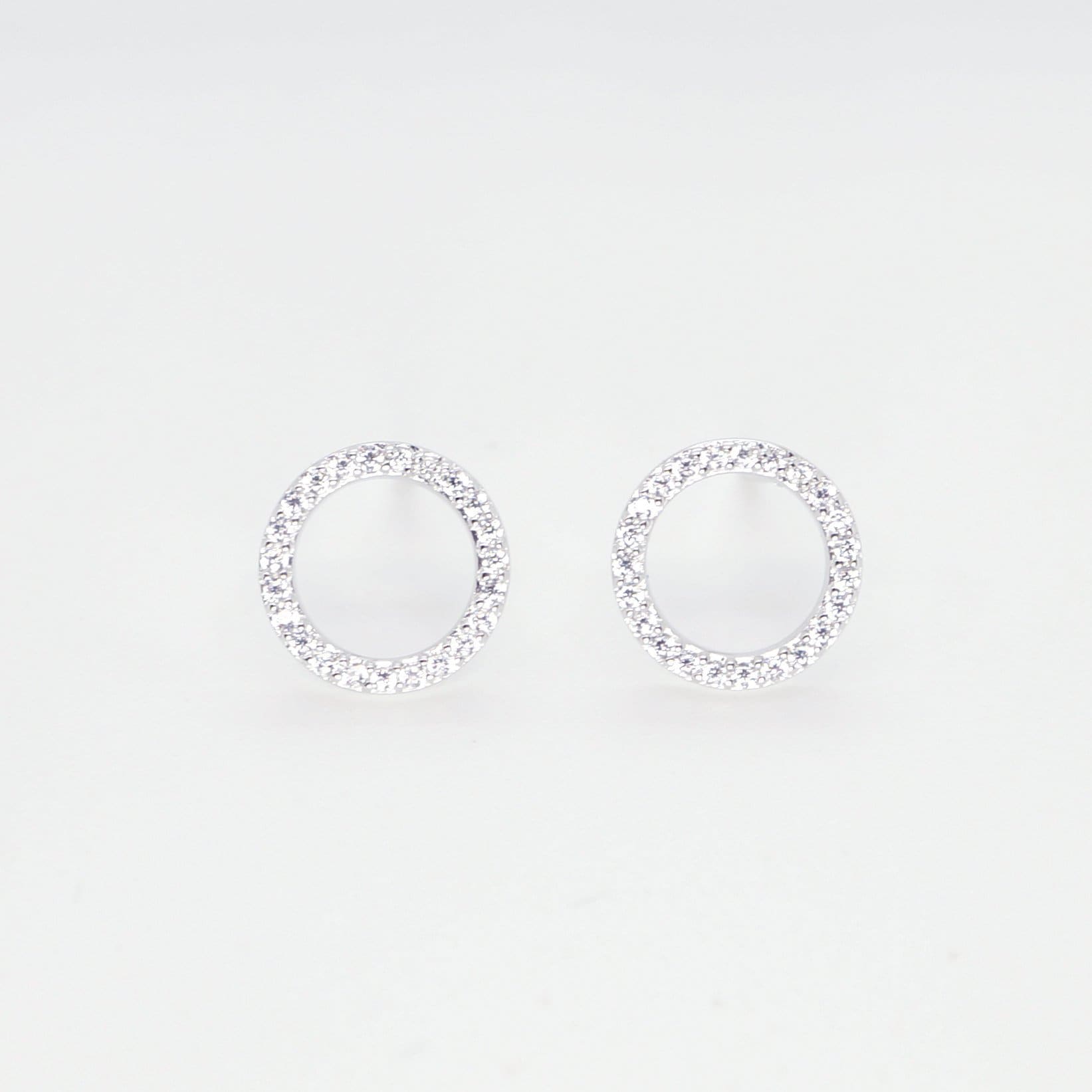 sterling Silber Cz Kreis Ohrstecker sterling Silber Cz Kreis Ohrstecker von ConnieMoonJewelry