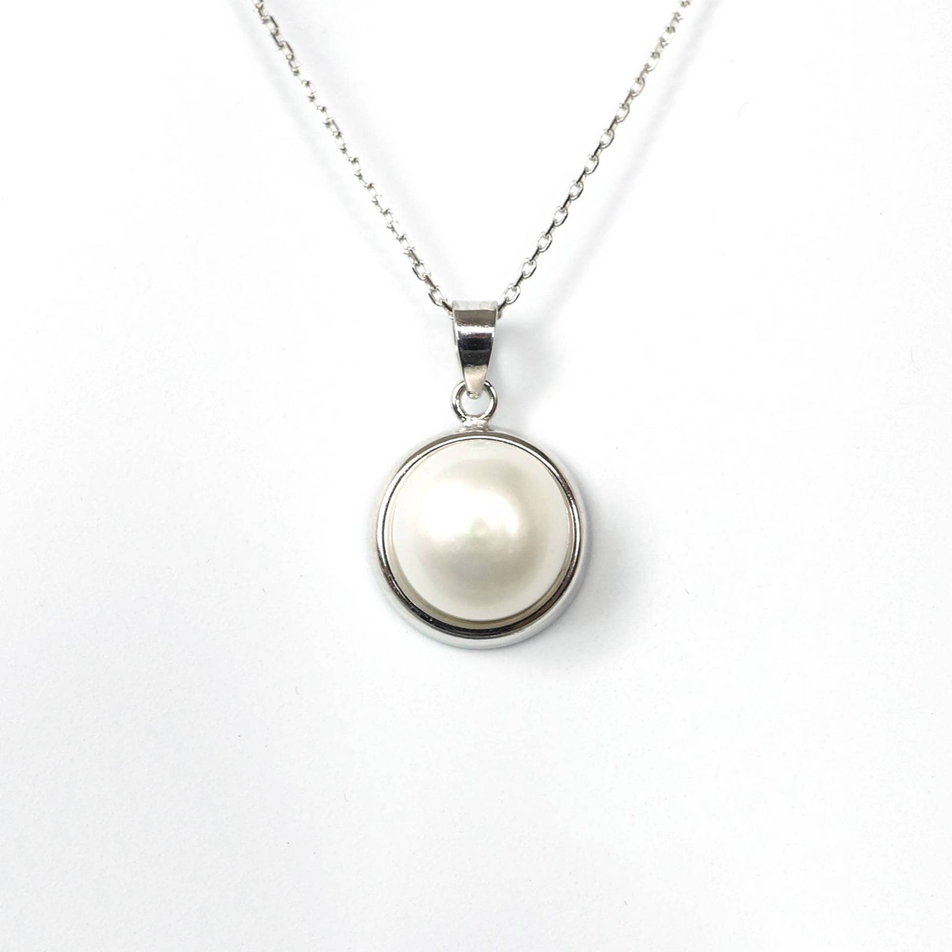 sterling Silber Süßwasser Perlenkette Mit Schlichter Lünette sterling Silber Süßwasser Perlenkette Mit Schlichter Lünette von ConnieMoonJewelry