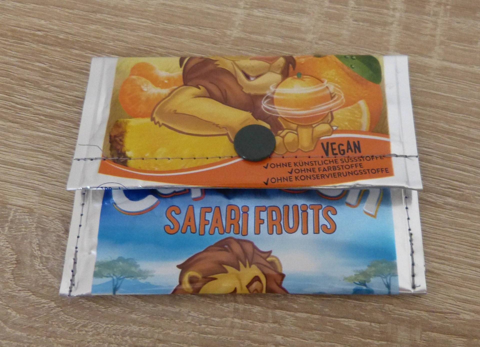 Geldbeutel Aus Getränkepacks "Safari Fruits" von ConnysKleineNaehwelt