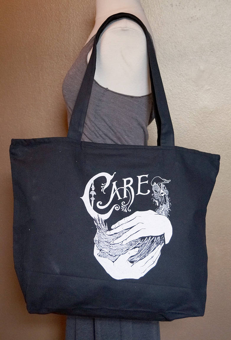 Reißverschluss-Einkaufstasche "Pflege" Weiße Tinte Auf Schwarzer Baumwolle Reißverschluss-Einkaufstasche "Pflege" Weiße Tinte Auf Schwarzer Baumwolle von ConsiderAnimals