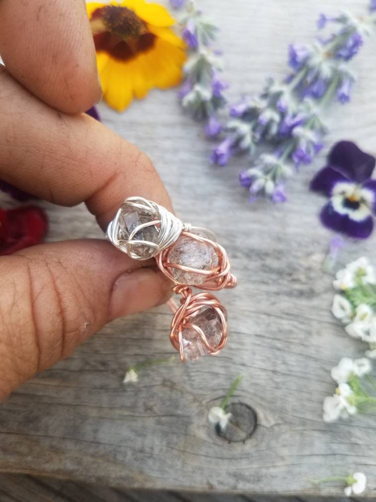 Herkimer Diamant Ring | Handgemachter Kristallschmuck Quarz Verlobungsring Handwerklich, Pakimer Uv-Aktiver Kristallring, Kupfersilber von ConstantRuckus