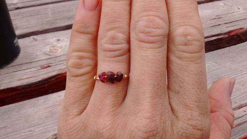 Roter Granat Kristall Ring - Auf Bestellung Roter Granat Kristall Ring - Auf Bestellung von ConstantRuckus
