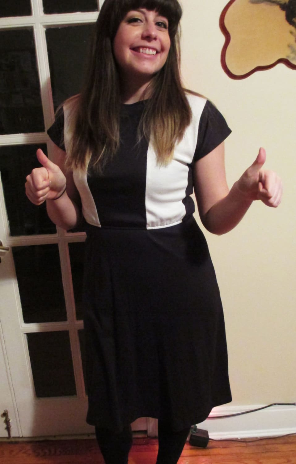 Kurzarm Vintage Schwarz Und Weiß Knielange Lange Vertikale Streifenkleid von ContinentalThrift