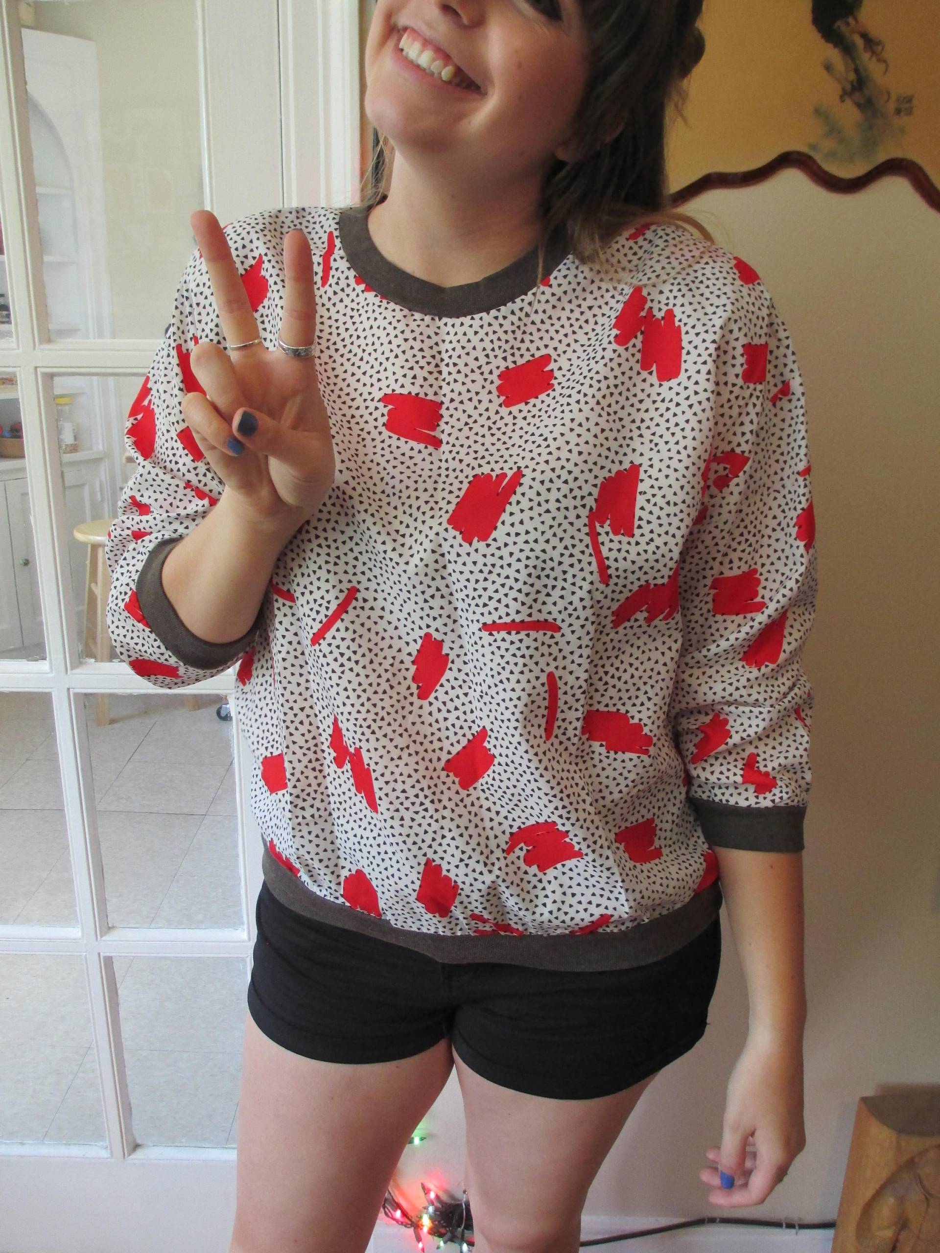 Vintage 80Er Jahre Muster Weißen, Roten Und Schwarzen Pullover Bluse Mit Dreieck Zick Zack Graffiti Zu Wiederholen von ContinentalThrift