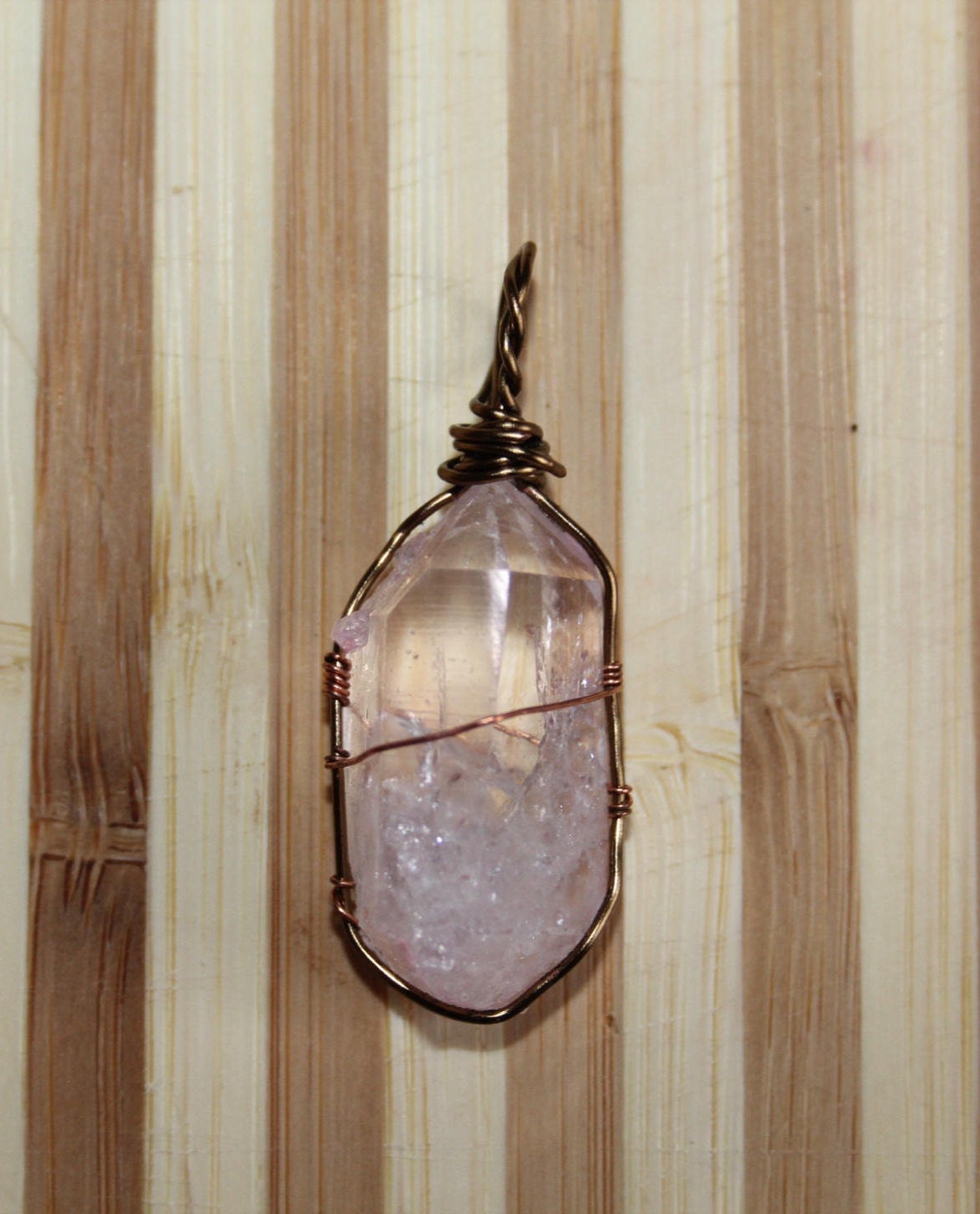 Rosa Aura-Anhänger Rosa Aura-Anhänger von ContrajewelryCo