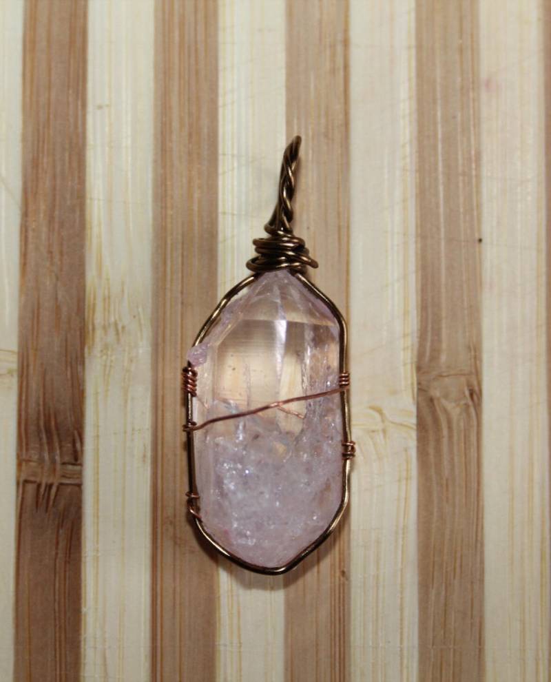 Rosa Aura-Anhänger Rosa Aura-Anhänger von ContrajewelryCo