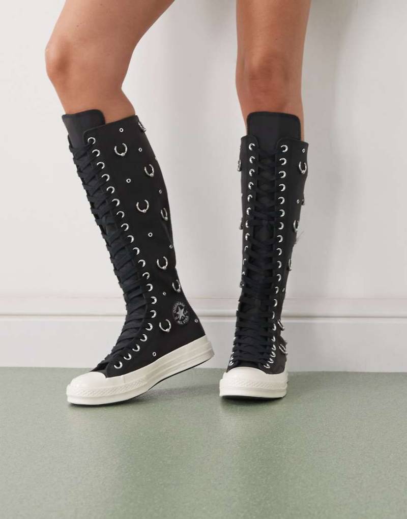 Converse - Chuck 70 - Kniehohe Sneaker in Schwarz mit Metallverzierung in Silber von Converse