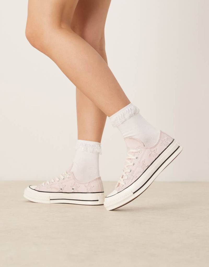 Converse - Chuck 70 Ox - Sneaker mit aufgestickten Stern-Details in Rosa von Converse