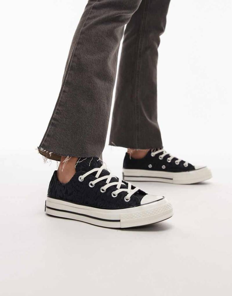 Converse - Chuck 70 Ox - Sneaker in Schwarz mit Leopardenmuster Converse - Chuck 70 Ox - Sneaker in Schwarz mit Leopardenmuster von Converse