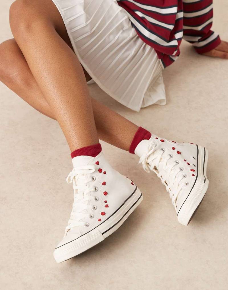 Converse - Hearts Chuck Taylor All Star Hi - Sneaker in Weiß mit aufgestickten Rosen von Converse