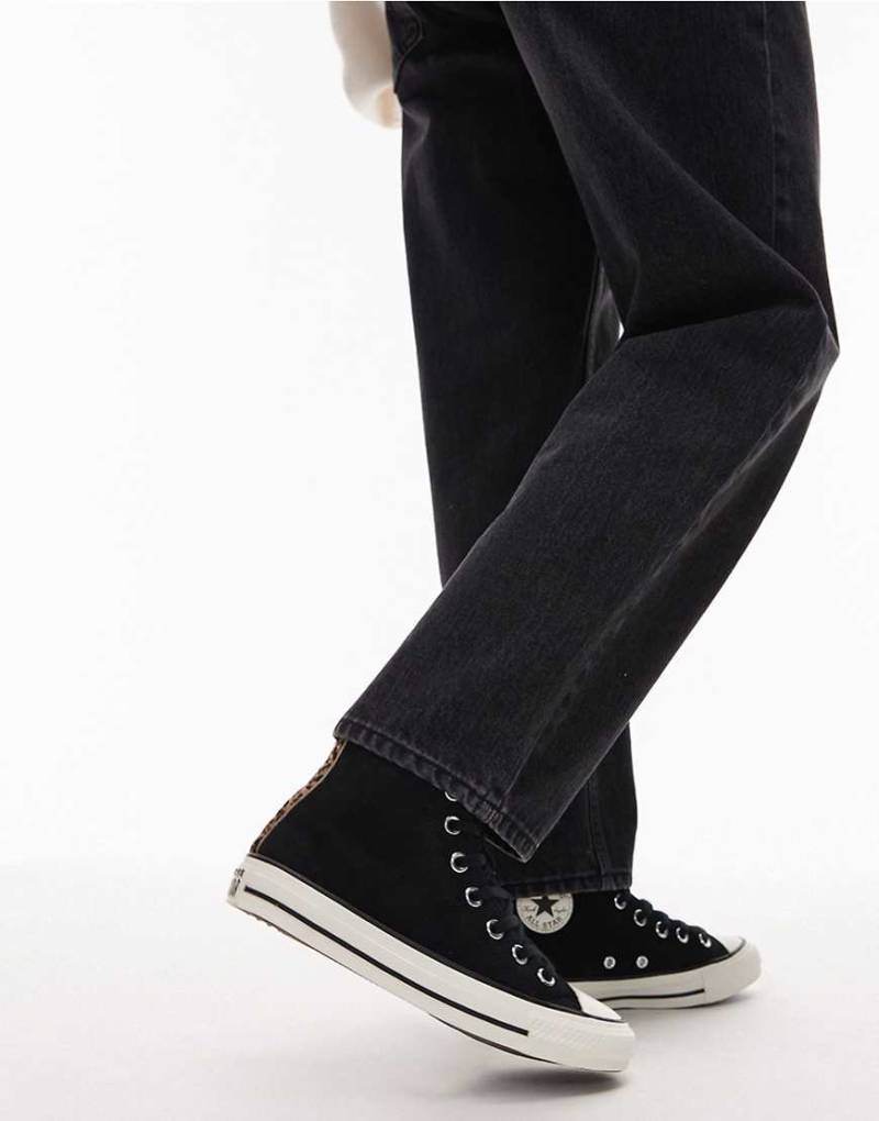 Converse - Chuck Taylor All Star - Sneaker in Schwarz mit Ponyfell-Detail Converse - Chuck Taylor All Star - Sneaker in Schwarz mit Ponyfell-Detail von Converse