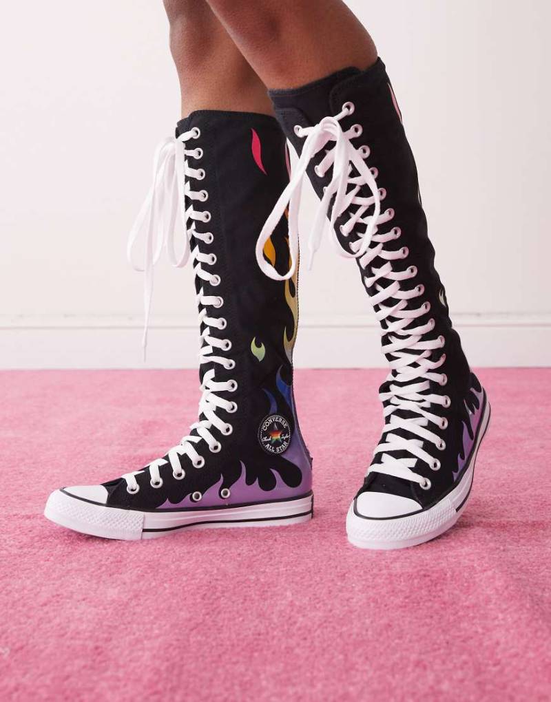 Converse - Chuck Taylor Pride All Star - Knee Hi - Sneaker in Schwarz mit bunter Flamme von Converse