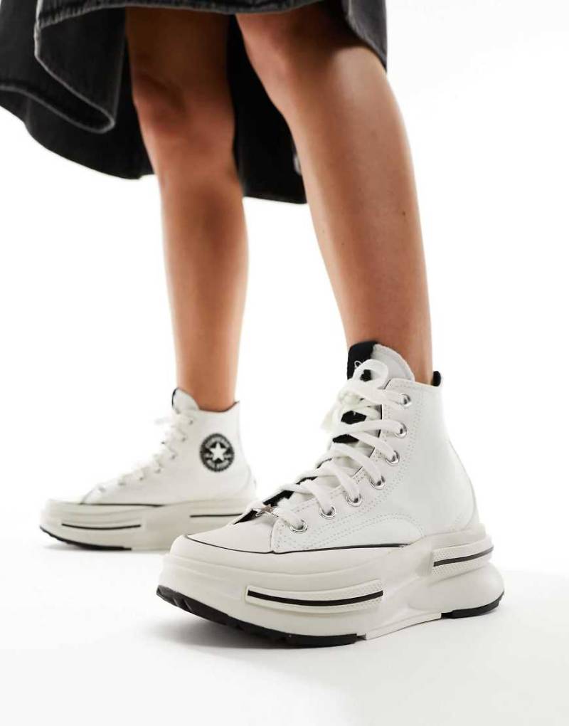 Converse - Hi Run Star Legacy - Sneaker in Weiß mit schwarzen Details von Converse