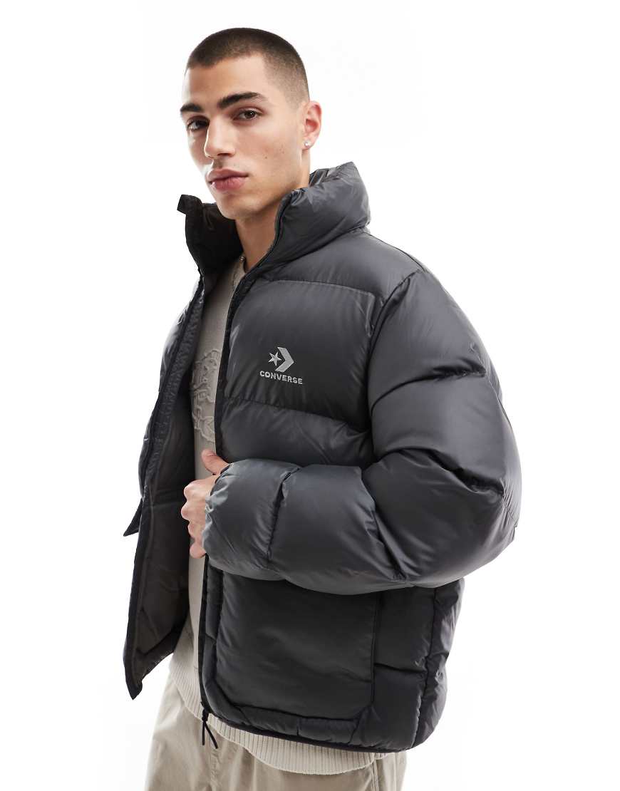 Converse - Pufferjacke in Grau mit aufgesetzter Tasche von Converse