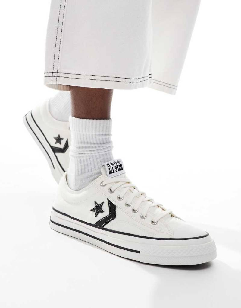 Converse - Star Player 76 Ox - Premium-Sneaker aus Canvas in Weiß mit schwarzem Detail von Converse