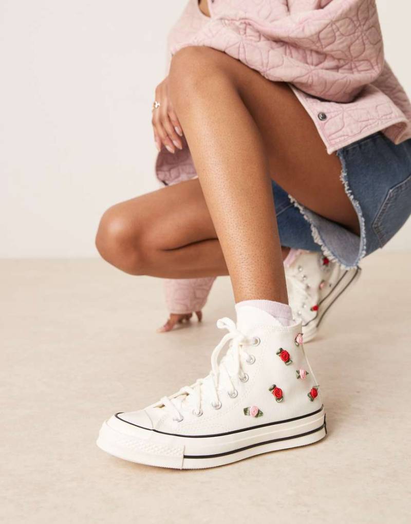 Converse - Hearts Chuck 70 Hi - Sneaker in Weiß mit Rosendetails von Converse