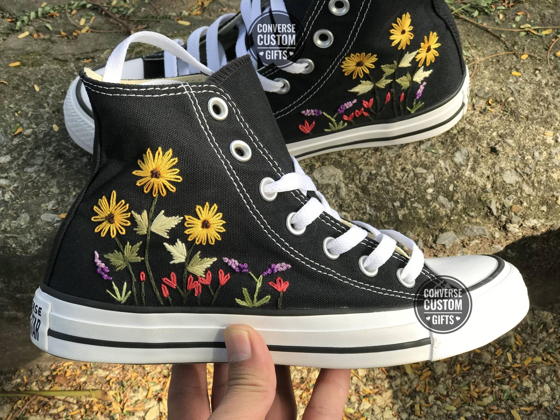 Converse Benutzerdefinierte Blumenstickerei, Chuck Taylor Denim Damen, Mit Blumen Bestickte High Tops Converse Benutzerdefinierte Blumenstickerei, Chuck Taylor Denim Damen, Mit Blumen Bestickte High Tops von ConverseCustomGifts