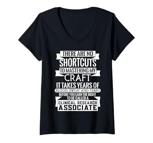 Damen Klinischer wissenschaftlicher Mitarbeiter Bekleidung | Top Associates Design T-Shirt mit V-Ausschnitt Damen Klinischer wissenschaftlicher Mitarbeiter Bekleidung | Top Associates Design T-Shirt mit V-Ausschnitt von Cool Clinical Research Associate Quote Merch