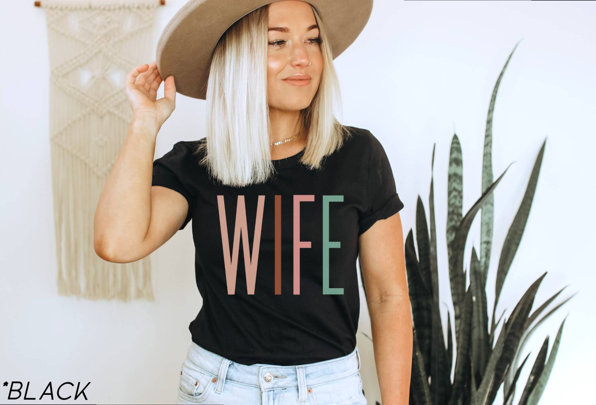 Boho Ehefrau Shirt | Einfaches Frauen Tshirt Für Die Braut Weihnachtsgeschenk Frau Süßes Hochzeitsgeschenk Die von CoolCatComp