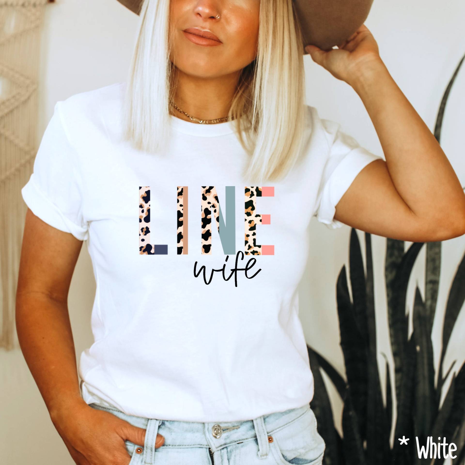 Frauen Tshirt Linie Frau Shirt Linewife Love My Lineman Frau Tshirt Life Wife Shirt Geschenk Für Leopard Print von CoolCatComp