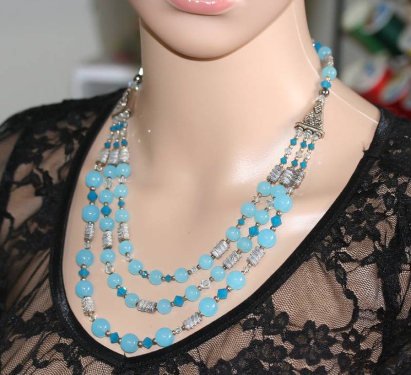Halskette & Ohrringe Im Set. 3 Reihen Halskette. Statement Blau Und Aqua Kristallhalskette. Ohrringe. Einzigartiges Schmuckset von CoolCreationsByCindy