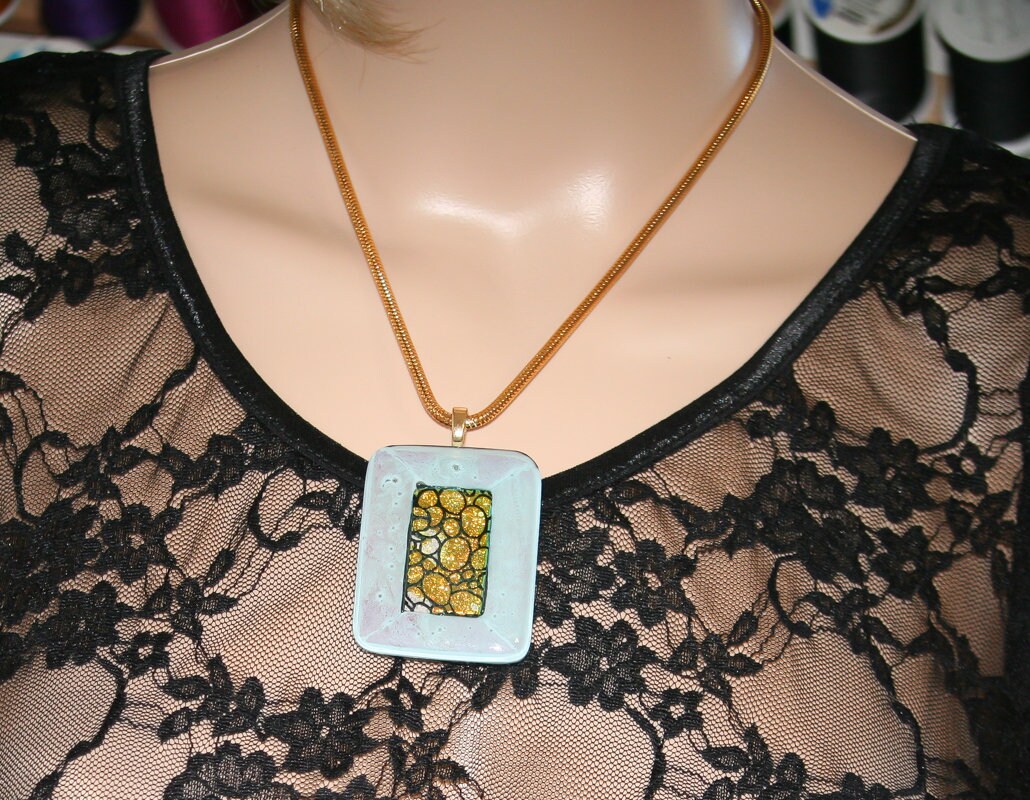 Halskette & Ohrringe Im Set. Dichroic Geschmolzenes Glas Anhänger. Statement Piece, Anhänger Halskette. Aus Geschmolzenem Glas. Einzigartiges von CoolCreationsByCindy