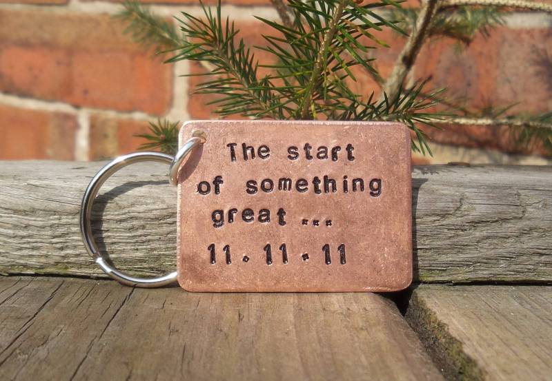 Der Anfang Von Etwas Großem Kupfer 7. Hochzeitstag Liebe Personalisierte Geschenke Für Männer Ihn Ihren Ehemann Frau 22.7 Jahre Freund Geschenk Der Anfang Von Etwas Großem Kupfer 7. Hochzeitstag Liebe Personalisierte Geschenke Für Männer Ihn Ihren Ehemann Frau 22.7 Jahre Freund Geschenk von CoolKeyrings