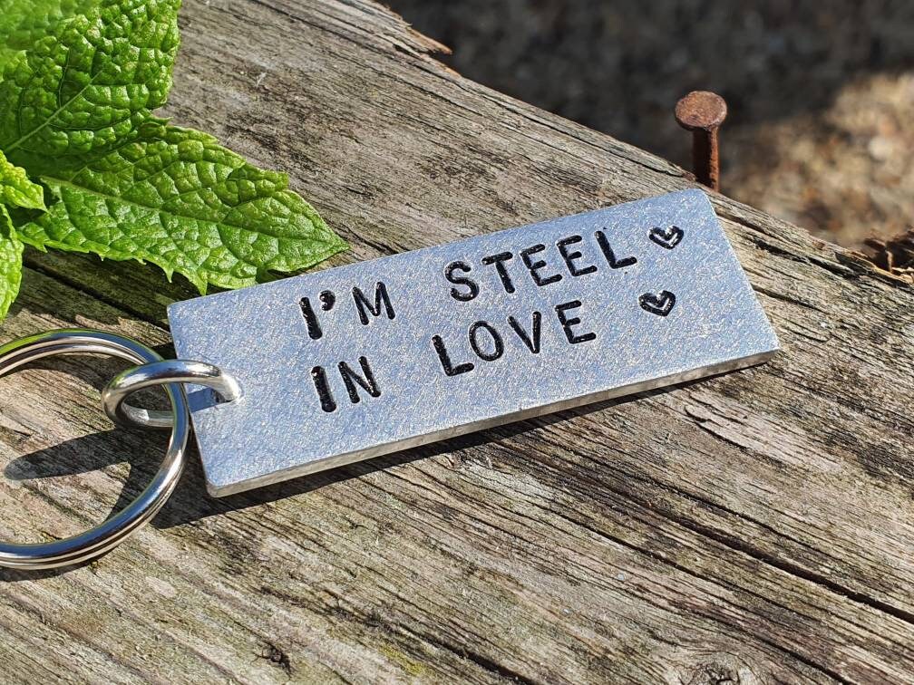 I'm Steel in Love Schlüsselanhänger 11. Hochzeitstag Geschenke Für Männer Frauen Jahrestag Ehemann Frau Traditionelle Schlüsselbund von CoolKeyrings