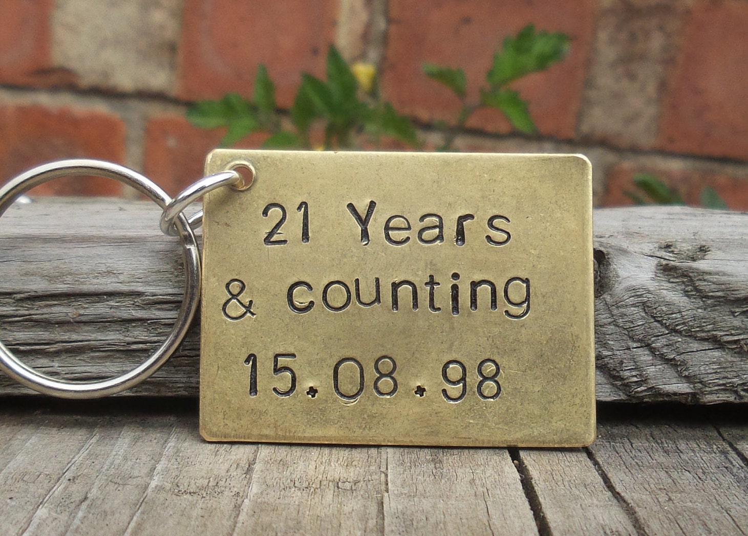 Personalisierter Messing 21. Jahrestag Schlüsselanhänger Hochzeit Datum Geschenk 21 Jahre Und Zählen Niedlicher Ehemann Frau Traditioneller von CoolKeyrings