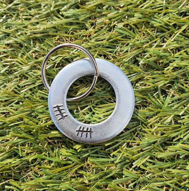 Tally Mark 10 Jahre Alumnium Hochzeitstag Geschenke Für Männer Sie Ihn Personalisiertes 10. Geschenk Ehemann Frau Schlüsselanhänger Liebe Paar von CoolKeyrings