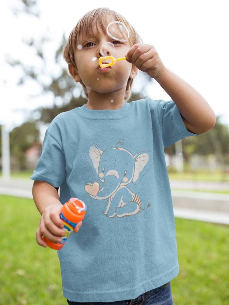 Cartoon Babyelefant Mit Herz - Kinder T-Shirt Kurzarm-Shirt Bio Baumwolle Hochwertig Langlebig Mini Creator 2.0 von CoolKidsBeWild