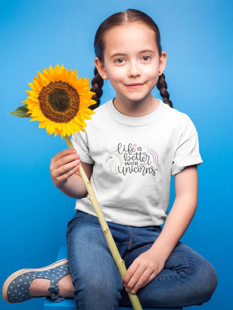 Einhorn Life Is Better With Unicorns - Kinder T-Shirt Kurzarm-Shirt Bio Baumwolle Hochwertig Langlebig Kids von CoolKidsBeWild