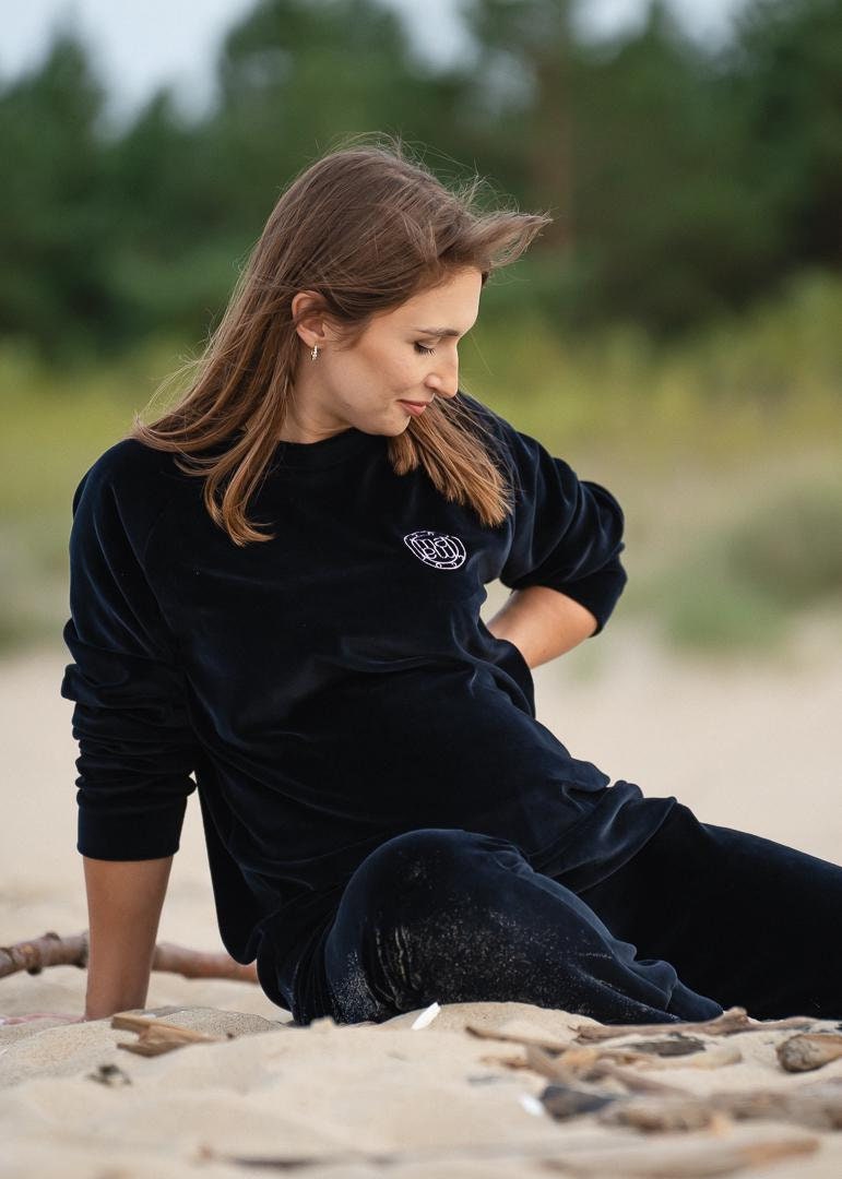 Cool Mama Mutterschafts-Sweatshirt Samt Schwarz Naturmaterial von CoolMamaPL