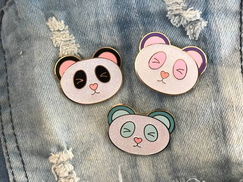 Glitzer Panda Emaille Pin Glitzer Panda Emaille Pin von CoolQueenCollective