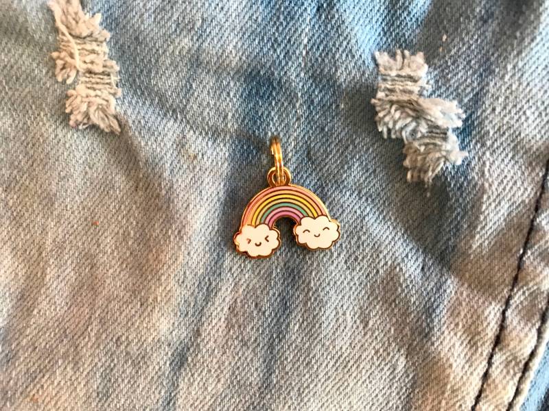 Glücklich Regenbogen Mini Xs Charme/Pet Tag Glücklich Regenbogen Mini Xs Charme/Pet Tag von CoolQueenCollective