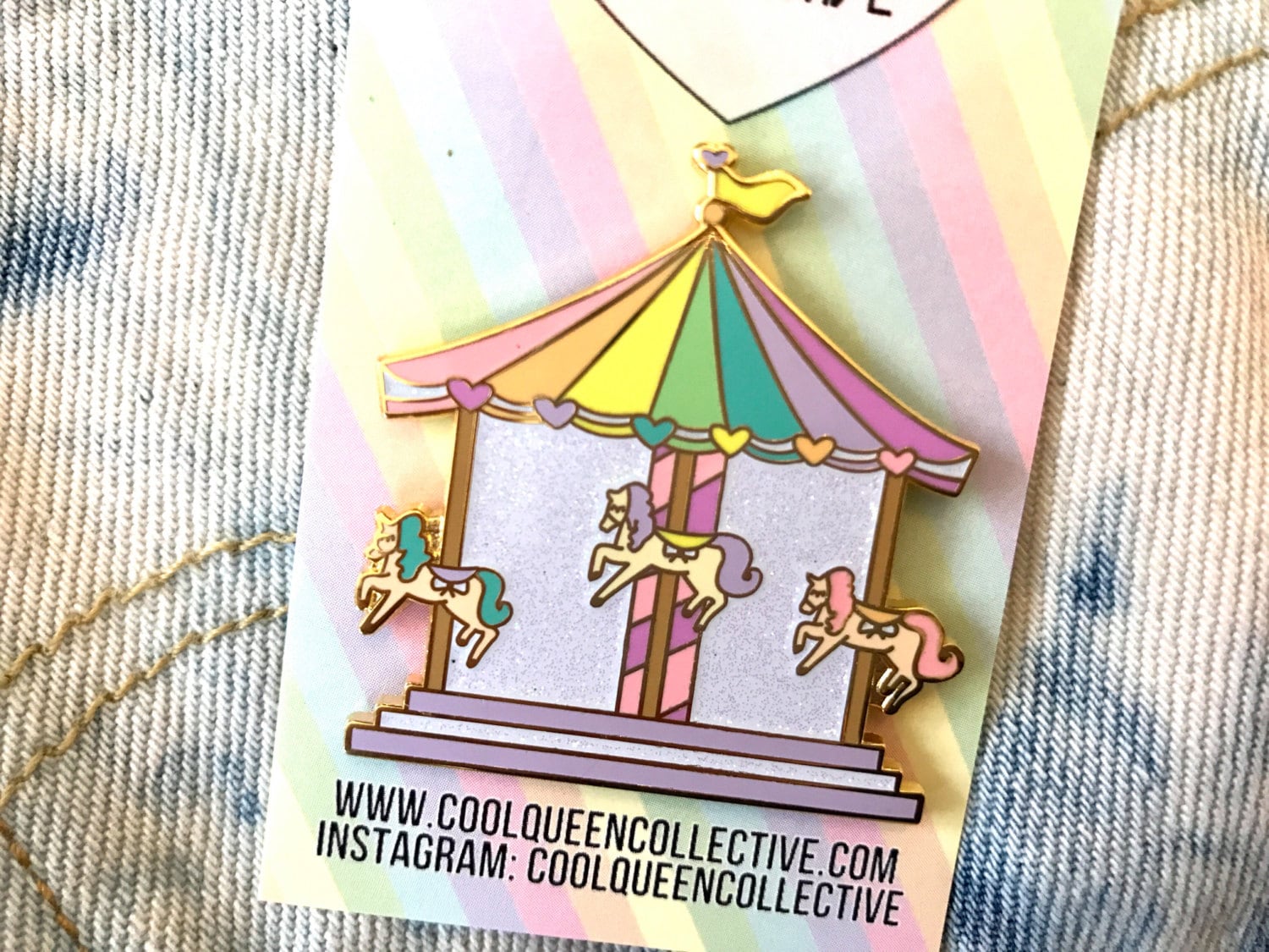 Karussell Glitter Emaille Pin Karussell Glitter Emaille Pin von CoolQueenCollective
