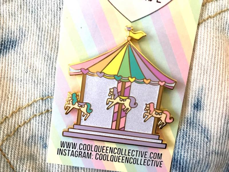 Karussell Glitter Emaille Pin Karussell Glitter Emaille Pin von CoolQueenCollective