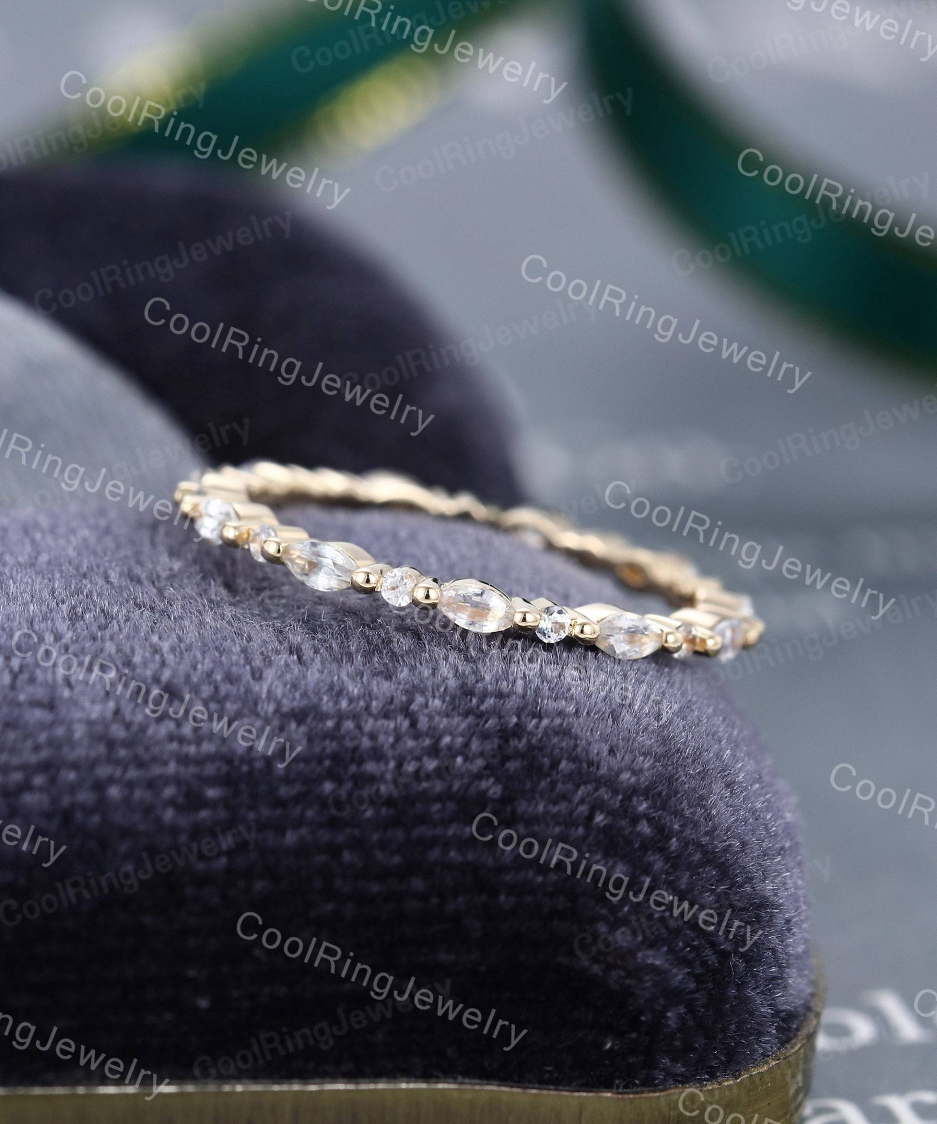 Einzigartige Moissanite Ehering Massiv 14K Gelbgold Band Vintage Voll Eternity Marquise Schnitt Stapeln Passendes Brautversprechen Geschenk von CoolRingJewelry