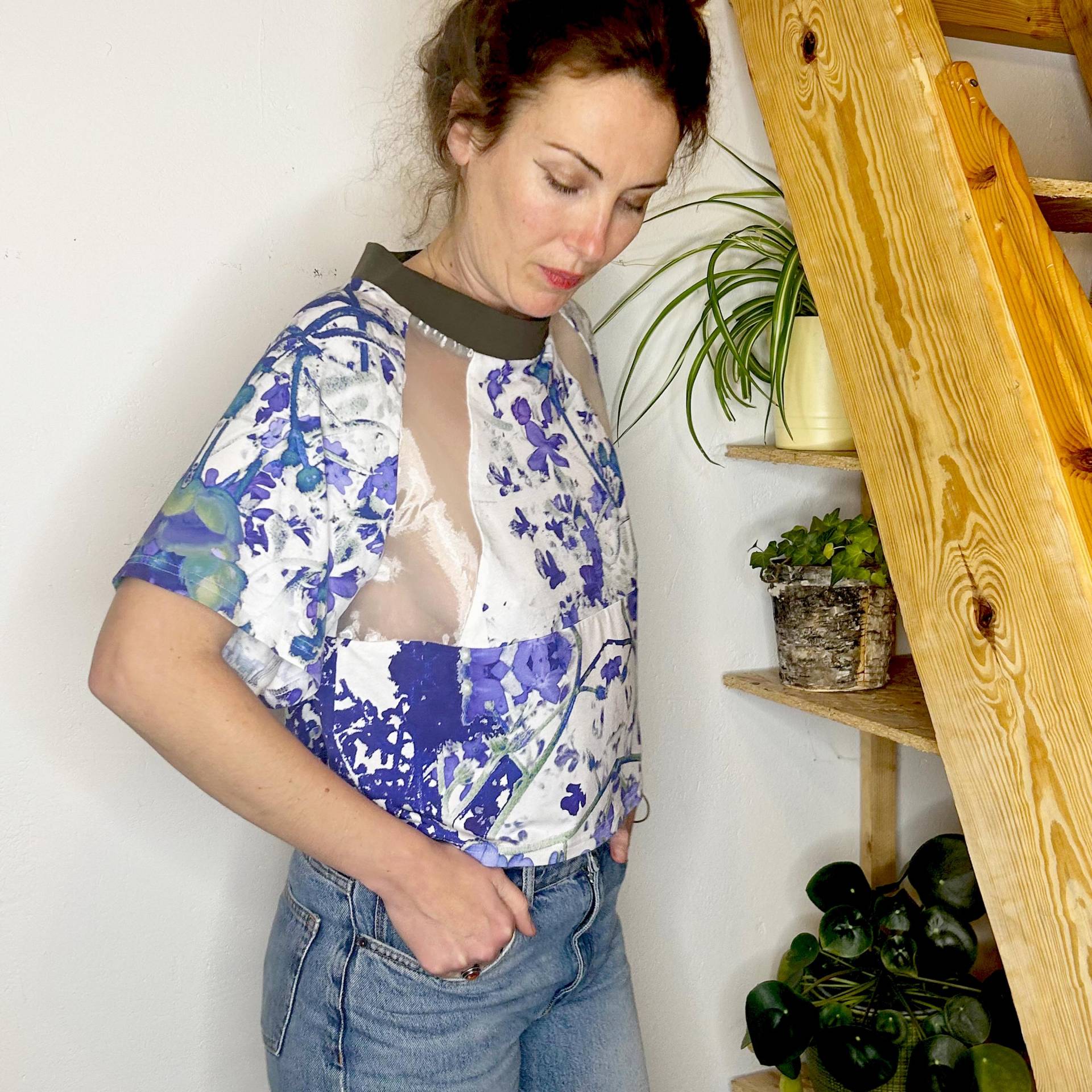 Crop T-Shirt Lila Weiß Fraktal Muster von CooleTeile