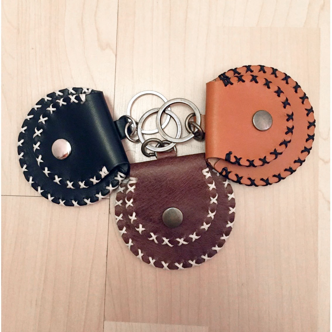 Leder Münze Schlüsselbund. Schlüssel, Änderung, Münzen Und Token Leder Münze Schlüsselbund. Schlüssel, Änderung, Münzen Und Token von Cooleather