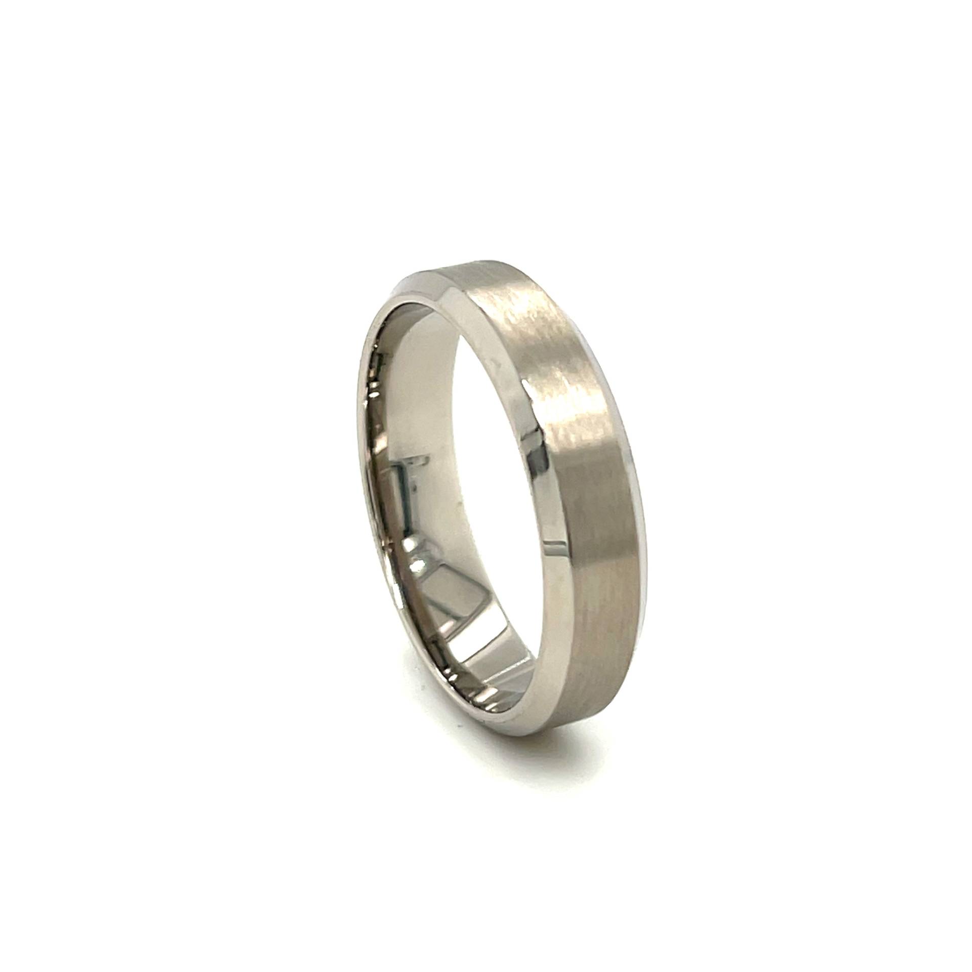 Palladium 950 5mm Chamfered Edge Ehering, Geschwungener Hof, Satin Mitte, Handarbeit, Uk Markenzeichen, Gents/Damen 5, 1G von Coolrocksjewellery