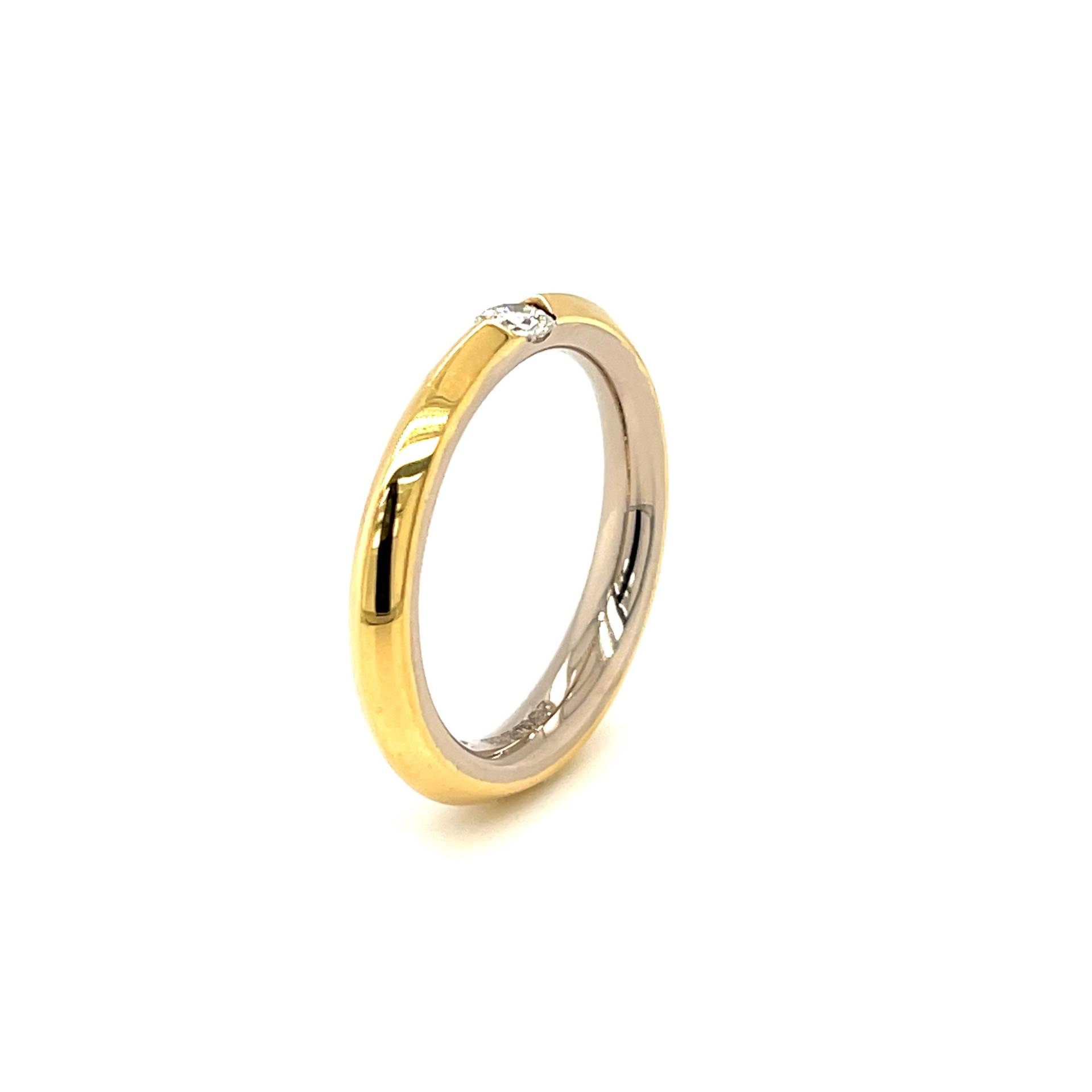 Vor-Besitz18Ct Gelbgold Mit Einem Weißgold Inlay Diamant Hochzeit/Kleid Ring, 1 Runde Brillant Geschnitten 0, 15 Ct, Markenzeichen, Größe M1/2 Vor-Besitz18Ct Gelbgold Mit Einem Weißgold Inlay Diamant Hochzeit/Kleid Ring, 1 Runde Brillant Geschnitten 0, 15 Ct, Markenzeichen, Größe M1/2 von Coolrocksjewellery