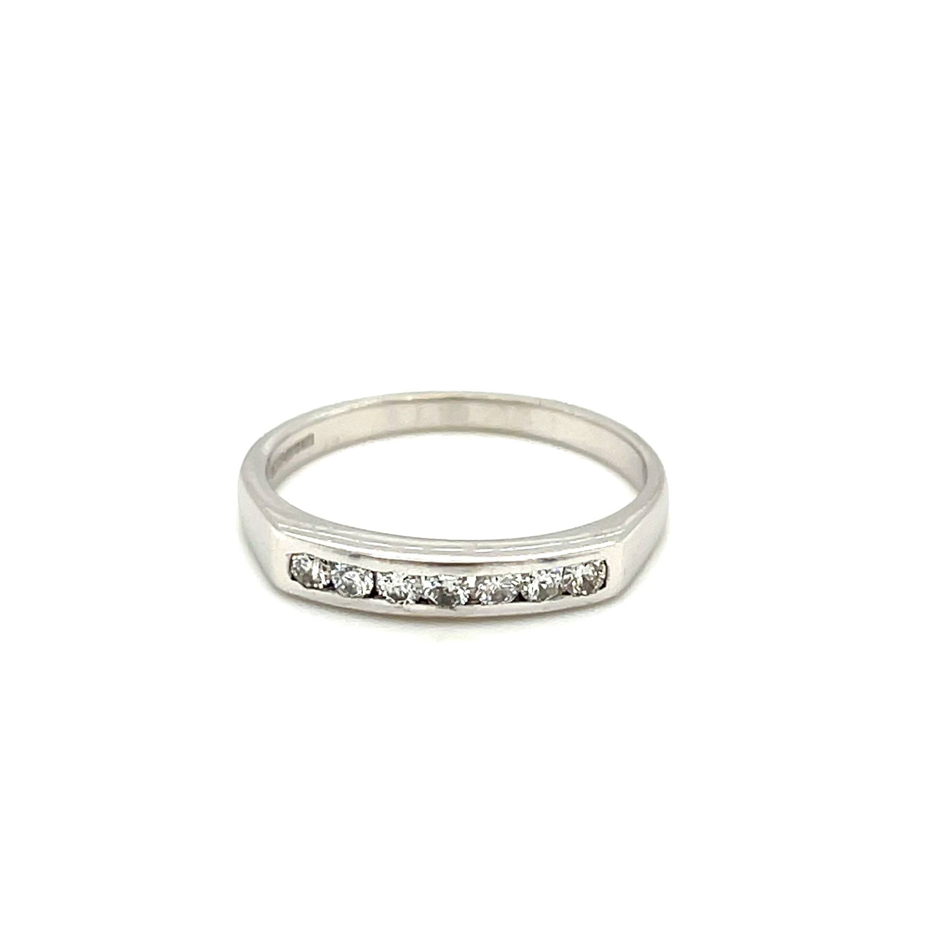 Vor-Besitze 18Ct Weißgold, Kanal Set Diamant-Ring, Sieben Runde Brillante Geschnitten Diamanten, Diamant Gewicht 0, 25 Ct, Uk Markenzeichen von Coolrocksjewellery