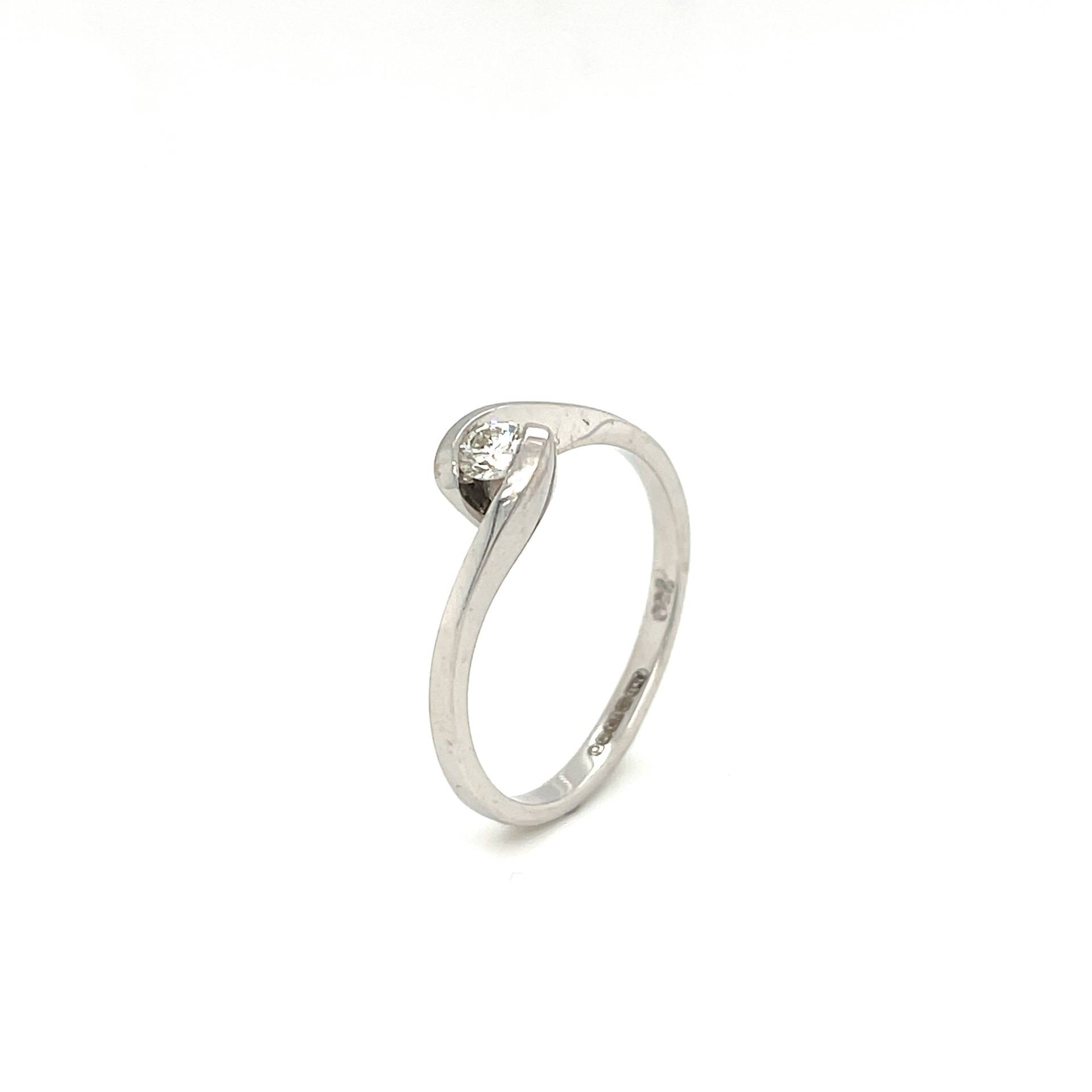 Vor-Eigene 18Ct Weißgold Gericht Solitär Geschnitten Diamant Twist Engagement/Kleid Ring, Ein 0, 15 Ct, Uk Hallmark, Größe M Vor-Eigene 18Ct Weißgold Gericht Solitär Geschnitten Diamant Twist Engagement/Kleid Ring, Ein 0, 15 Ct, Uk Hallmark, Größe M von Coolrocksjewellery
