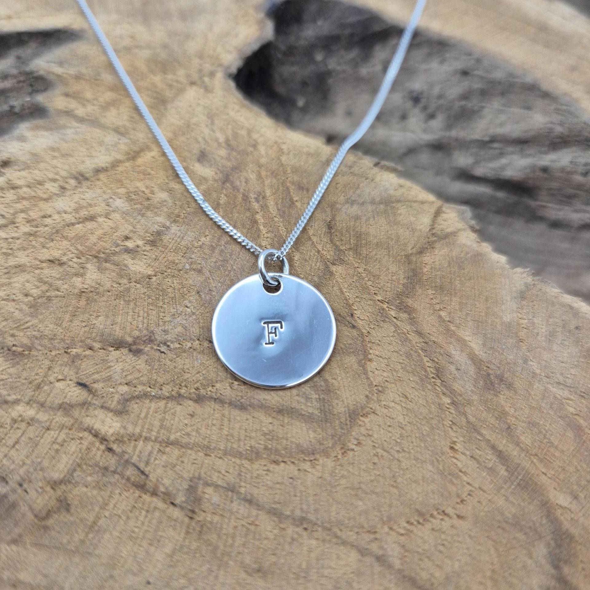 sterling Silber Initialen Halskette // Namen Scheiben Anhänger Personalisiertes Geschenk Für Mann, Freund Oder Kinder von CopelandsilberDE