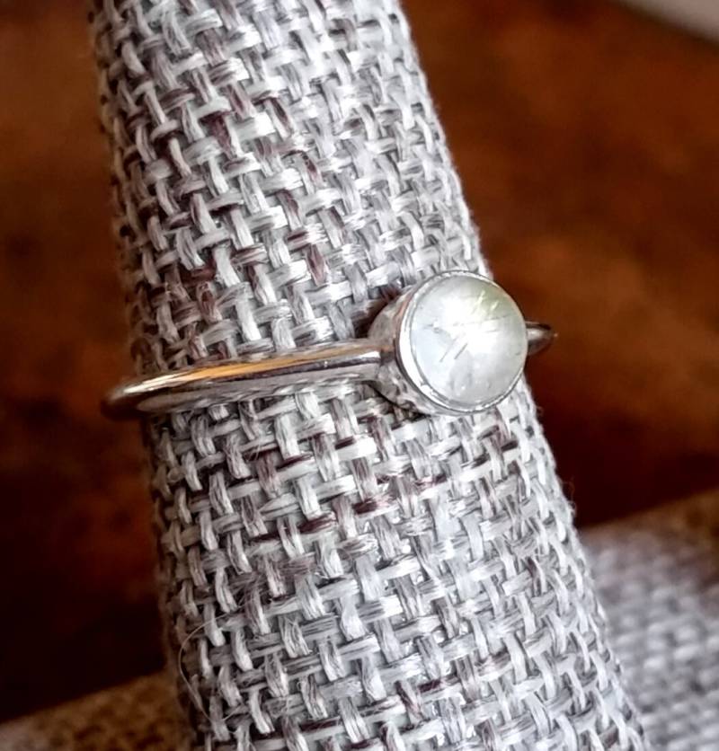 Stapelbarer Rutilquarz-Ring Aus Sterlingsilber von CopiaDesigns