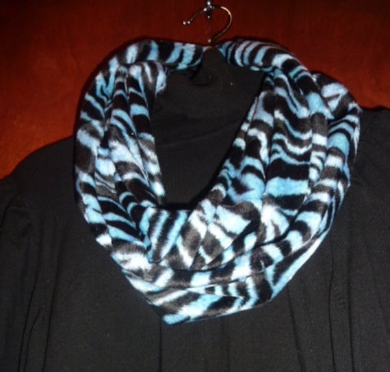 Blau Zebra Gestreift Kunstpelze Infinity Schal, Soft, Schwarz, Unter 30 Geschenk, Etsy Kinder von CopperBugCompany