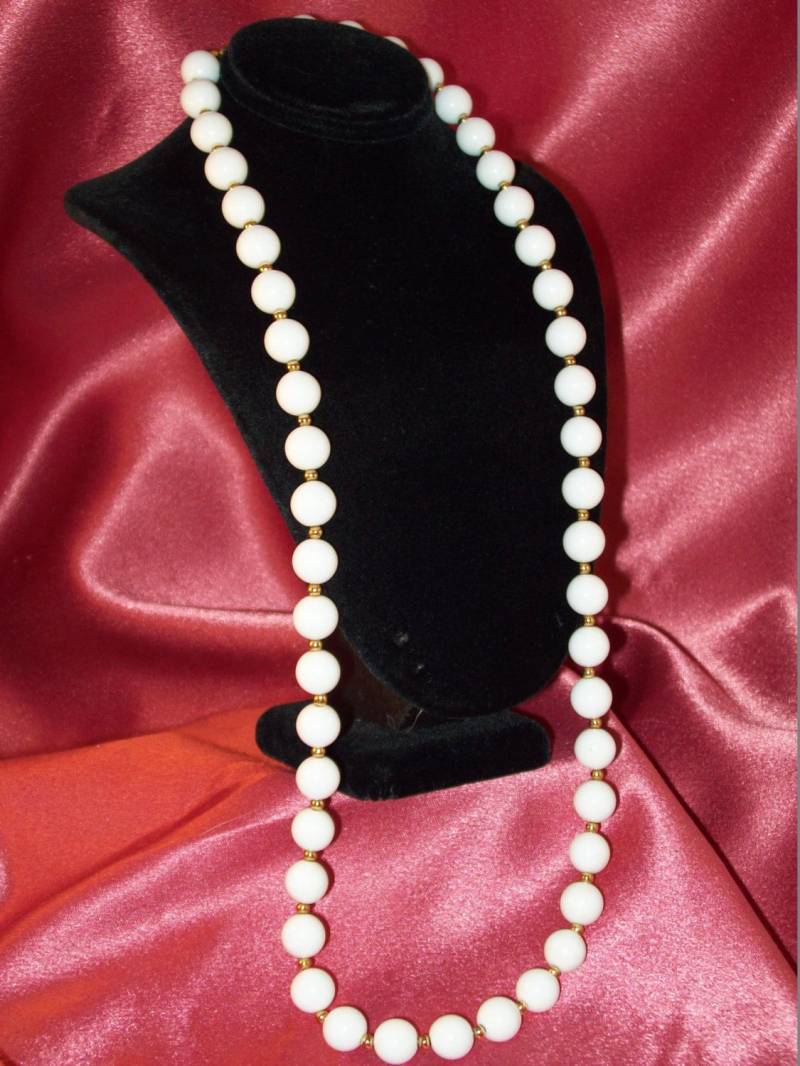 Vintage Faux Perle Und Gold Akzente Halskette von CopperCreekVintage